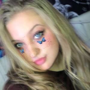 Meet your Posher, Eliza